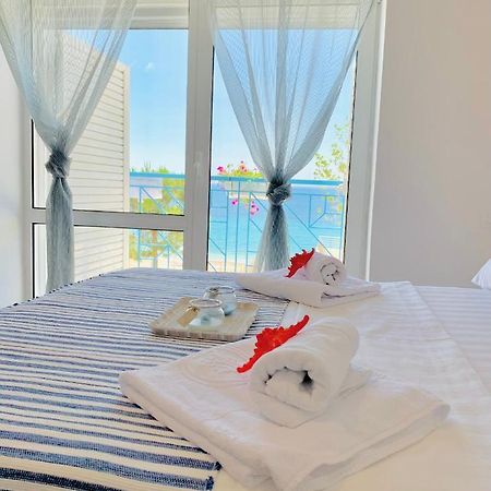 Las Nubes Rooms Himarë Dış mekan fotoğraf