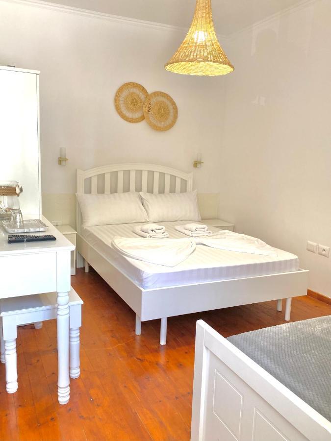 Las Nubes Rooms Himarë Dış mekan fotoğraf