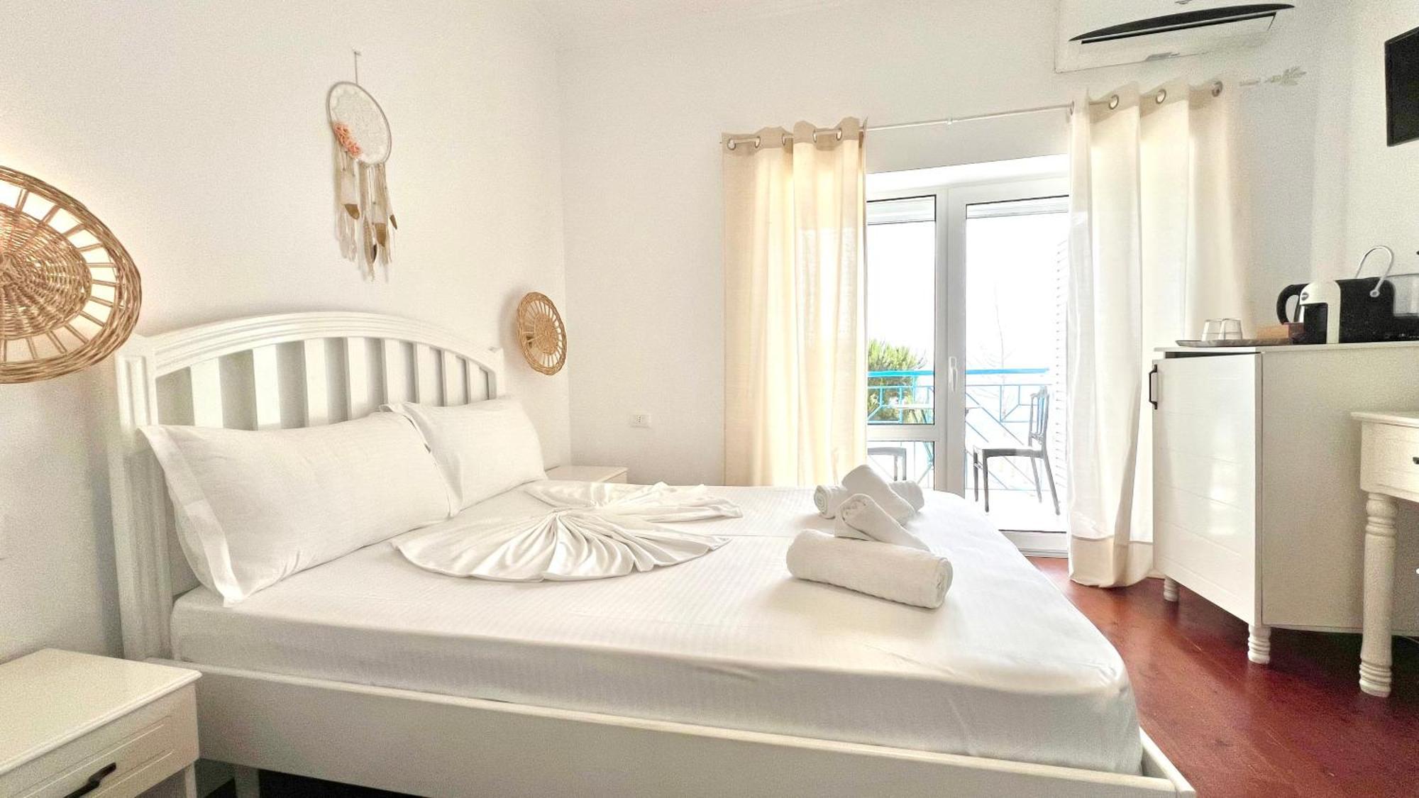 Las Nubes Rooms Himarë Dış mekan fotoğraf
